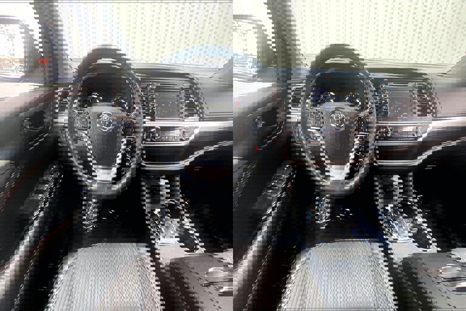 Used 2016 Toyota Highlander Plus image 6