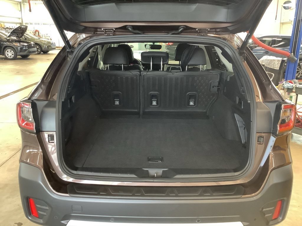 Certified 2022 Subaru Outback Limited AWD/4WD image 17
