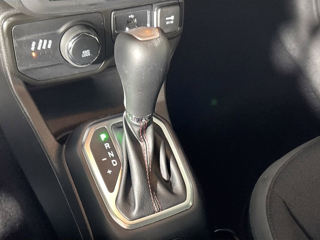 Used 2023 Jeep Renegade Latitude w/ Sun/Sound Group image 18