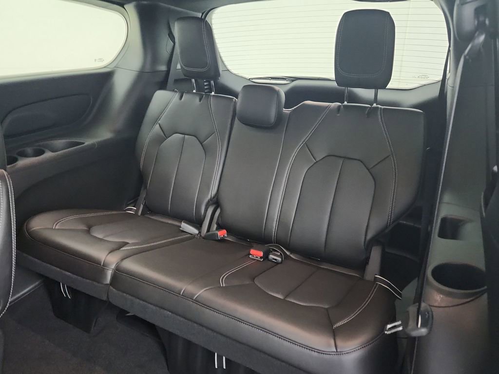 New 2026 Chrysler Pacifica Select image 31