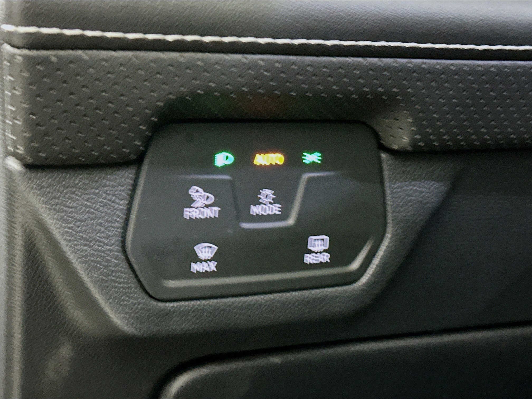 Used 2025 Volkswagen Atlas SE image 17