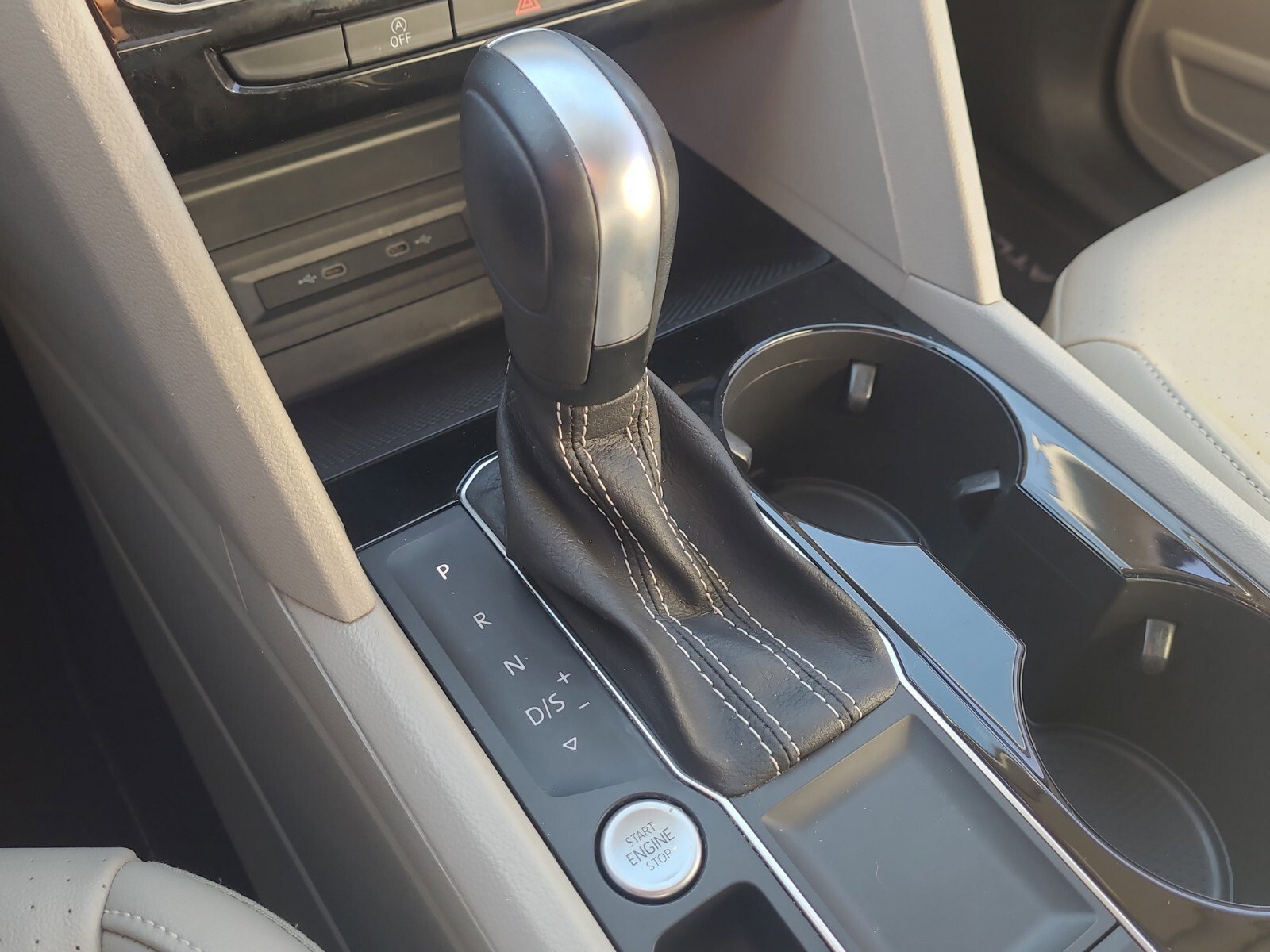 Used 2023 Volkswagen Atlas SE image 17