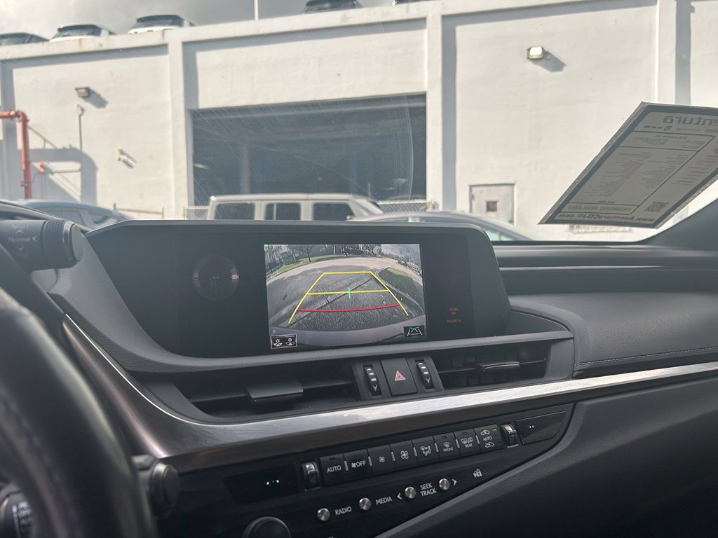 Used 2020 Lexus ES 350 w/ Premium Package FWD image 23