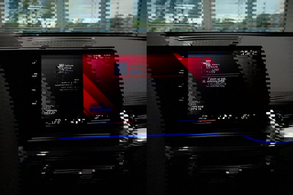 Used 2025 BMW X1 M35i w/ Premium Package image 29