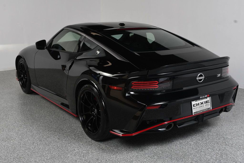 Used 2025 Nissan Z NISMO w/ Floor Mat Package RWD image 8