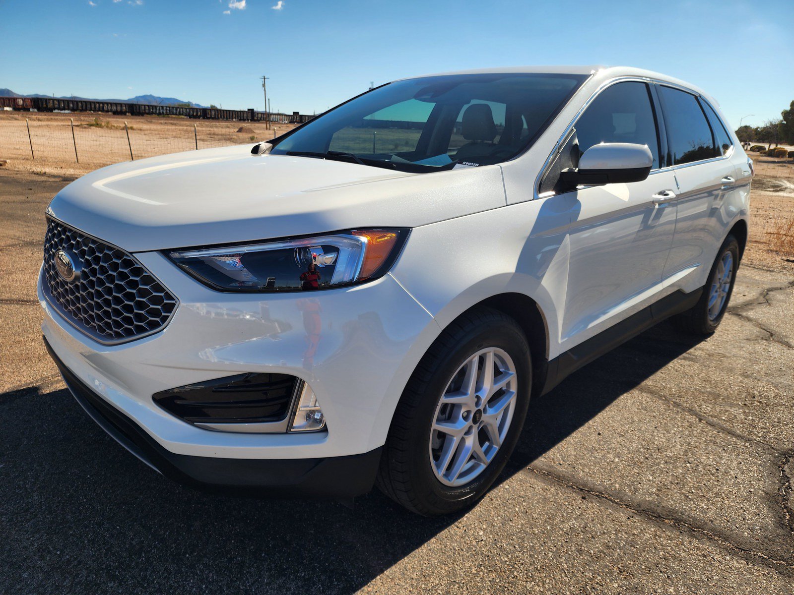 Used 2023 Ford Edge SEL w/ Convenience Package AWD/4WD image 3