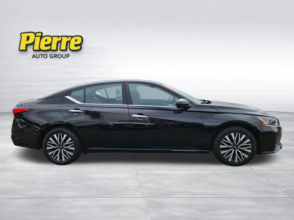 Used 2024 Nissan Altima 2.5 SV FWD image 6