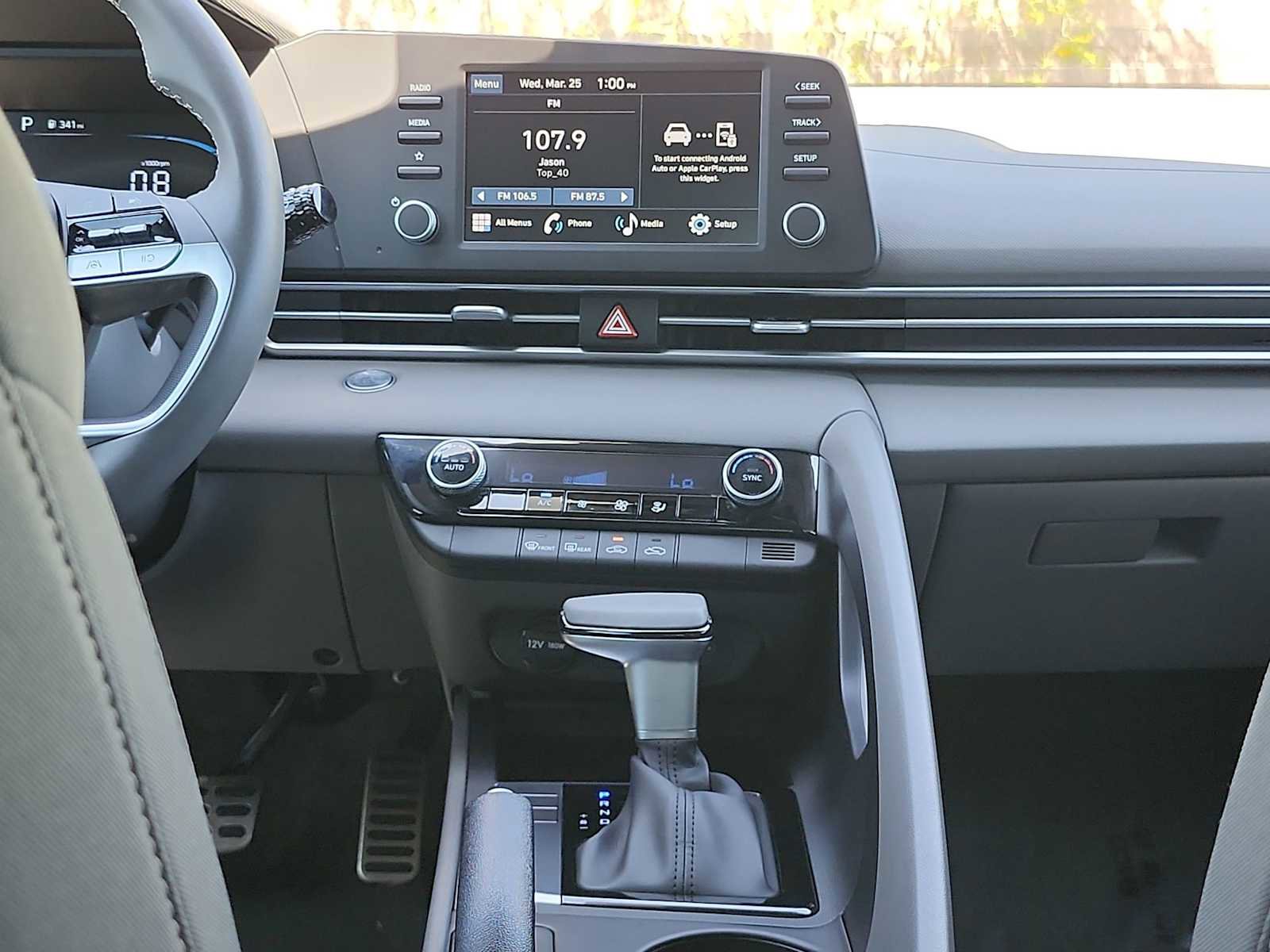 Used 2025 Hyundai Elantra Sport image 12