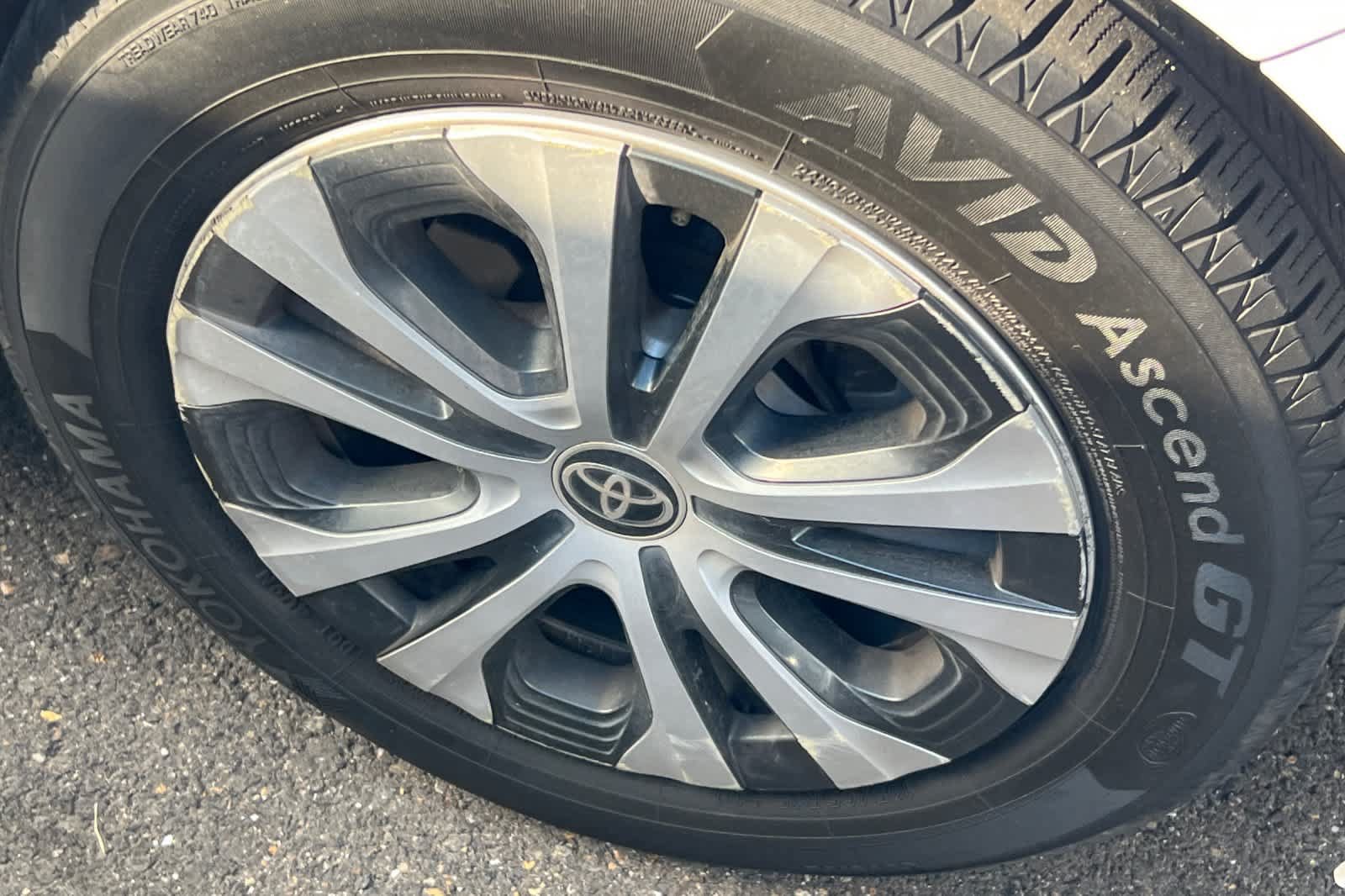 Used 2020 Toyota Corolla LE FWD image 15