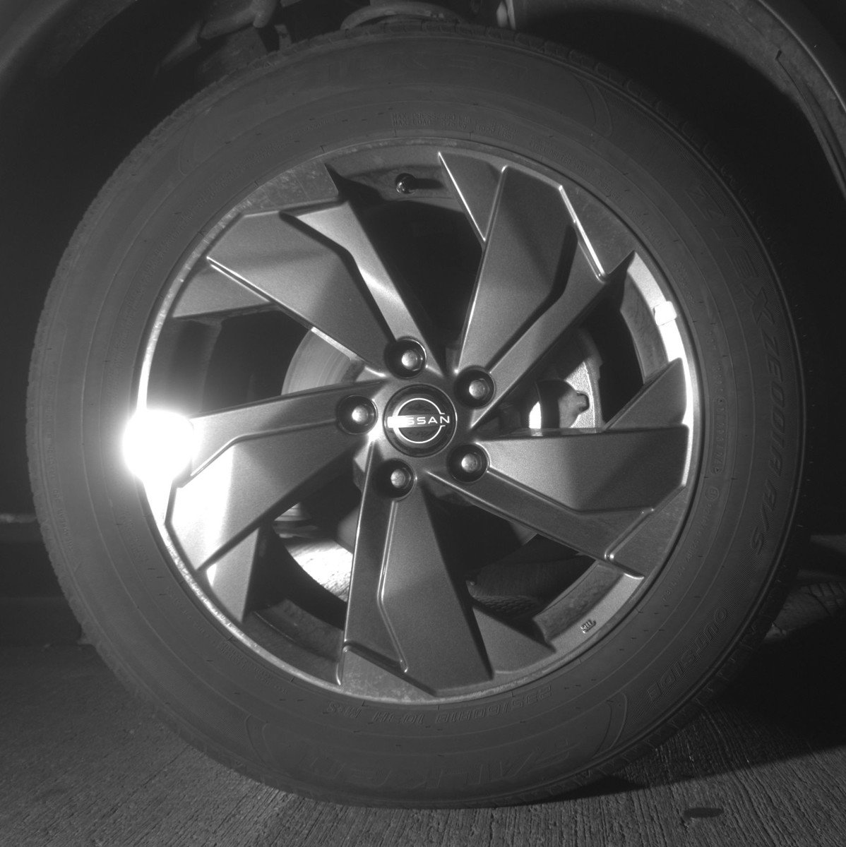 Used 2025 Nissan Rogue SV image 13