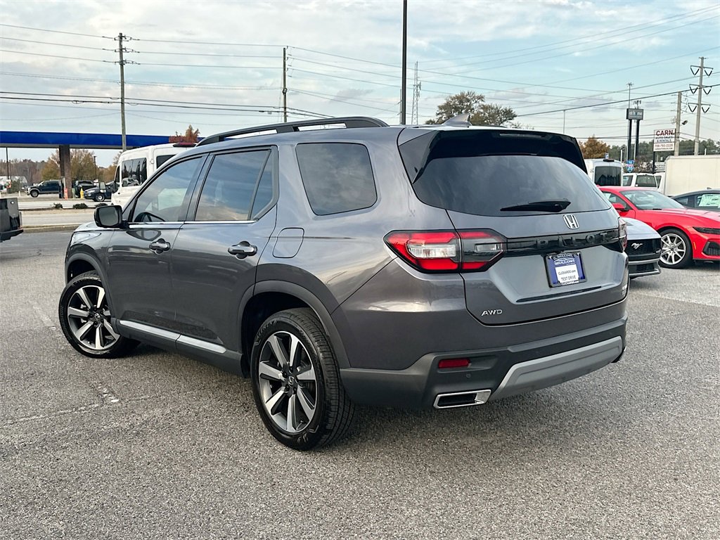 Used 2025 Honda Pilot Elite image 6