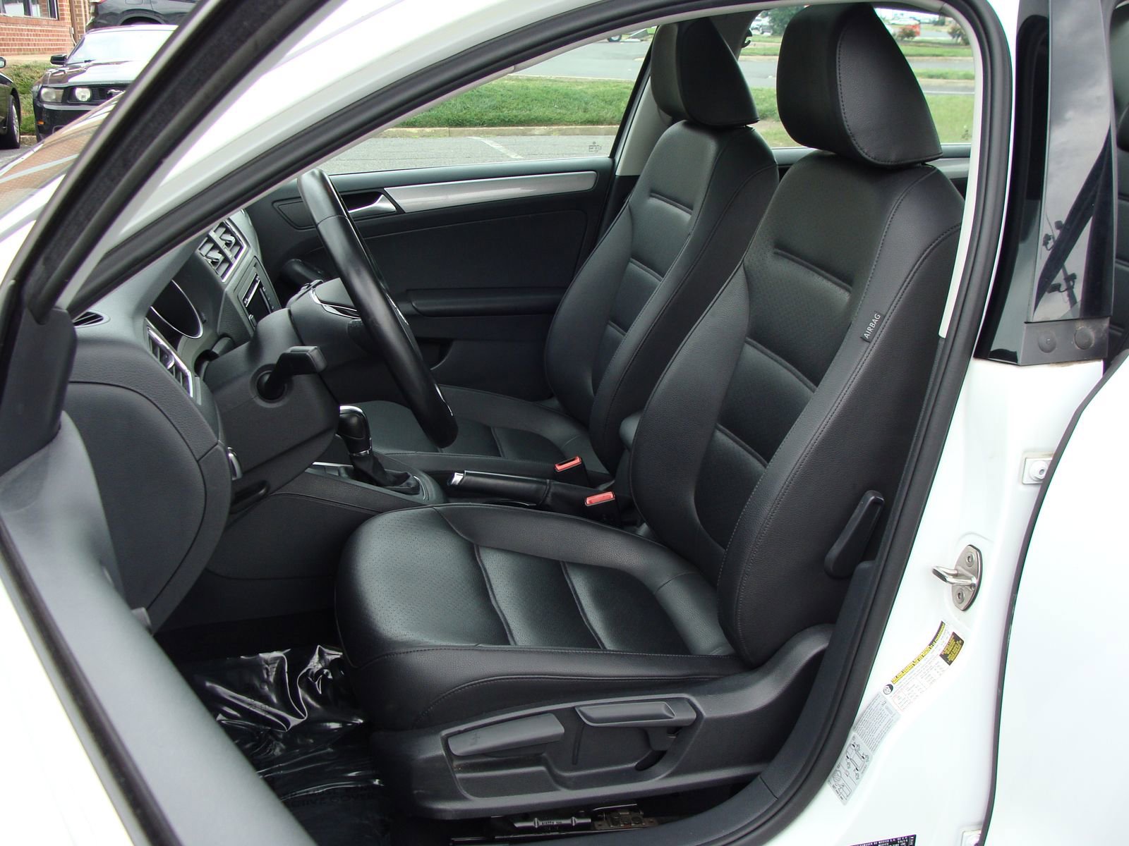 Used 2015 Volkswagen Jetta SE FWD image 7