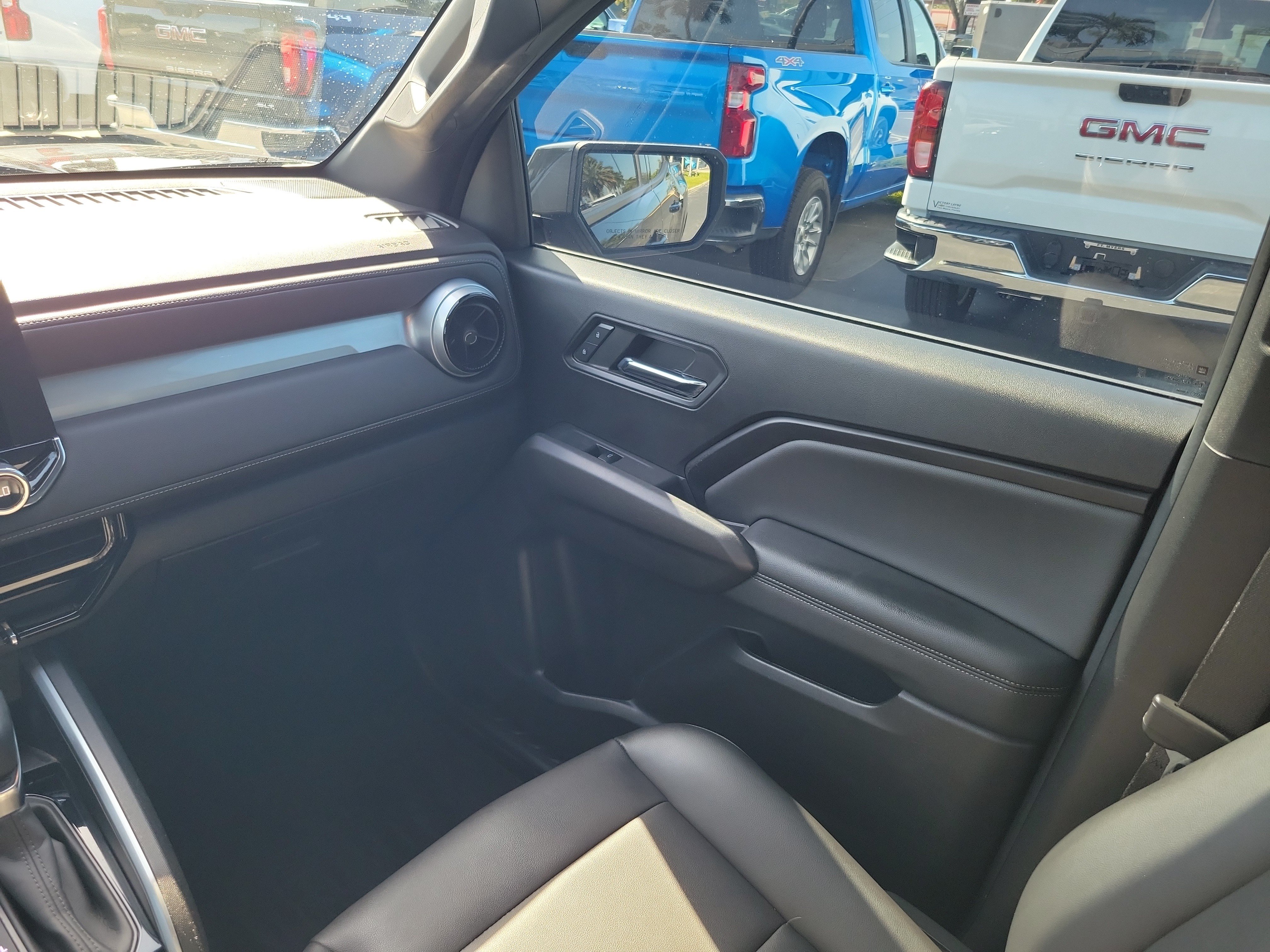 Used 2023 Chevrolet Colorado LT w/ LT Convenience Package III RWD image 13