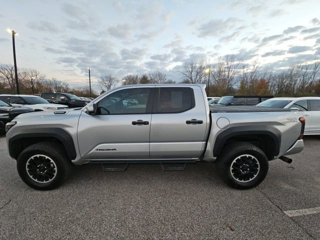 Used 2025 Toyota Tacoma TRD Off-Road image 36