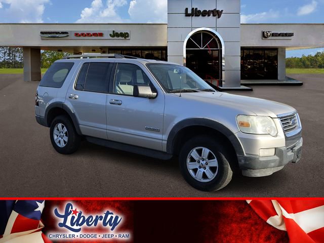 Used 2007 Ford Explorer XLT image 1