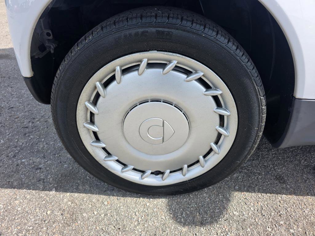 Used 2015 smart fortwo pure image 12