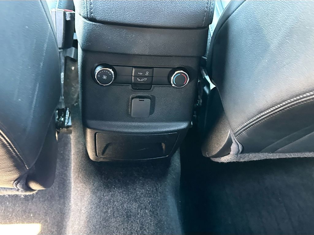 Used 2016 Ford Explorer XLT w/ Equipment Group 202A AWD/4WD image 23