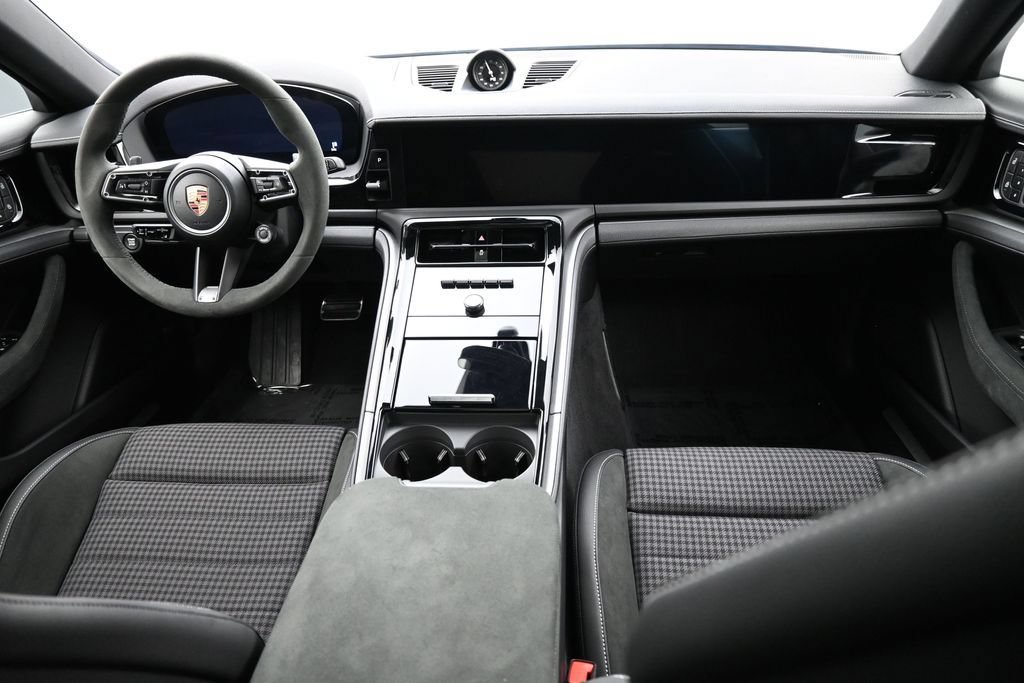 Certified 2026 Porsche Panamera RWD image 27