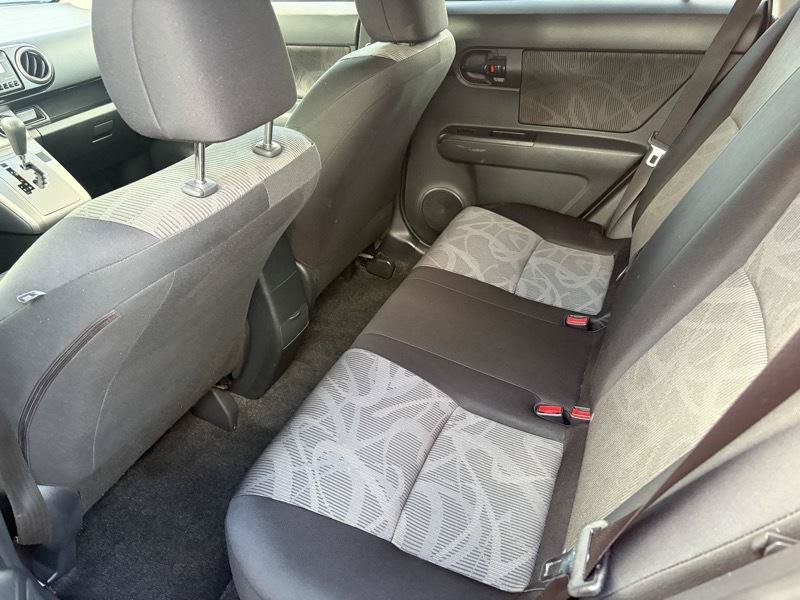 Used 2013 Scion xB FWD image 9