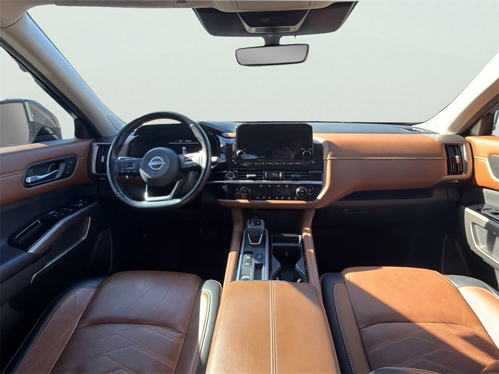 Used 2023 Nissan Pathfinder Platinum w/ Cargo Package image 11