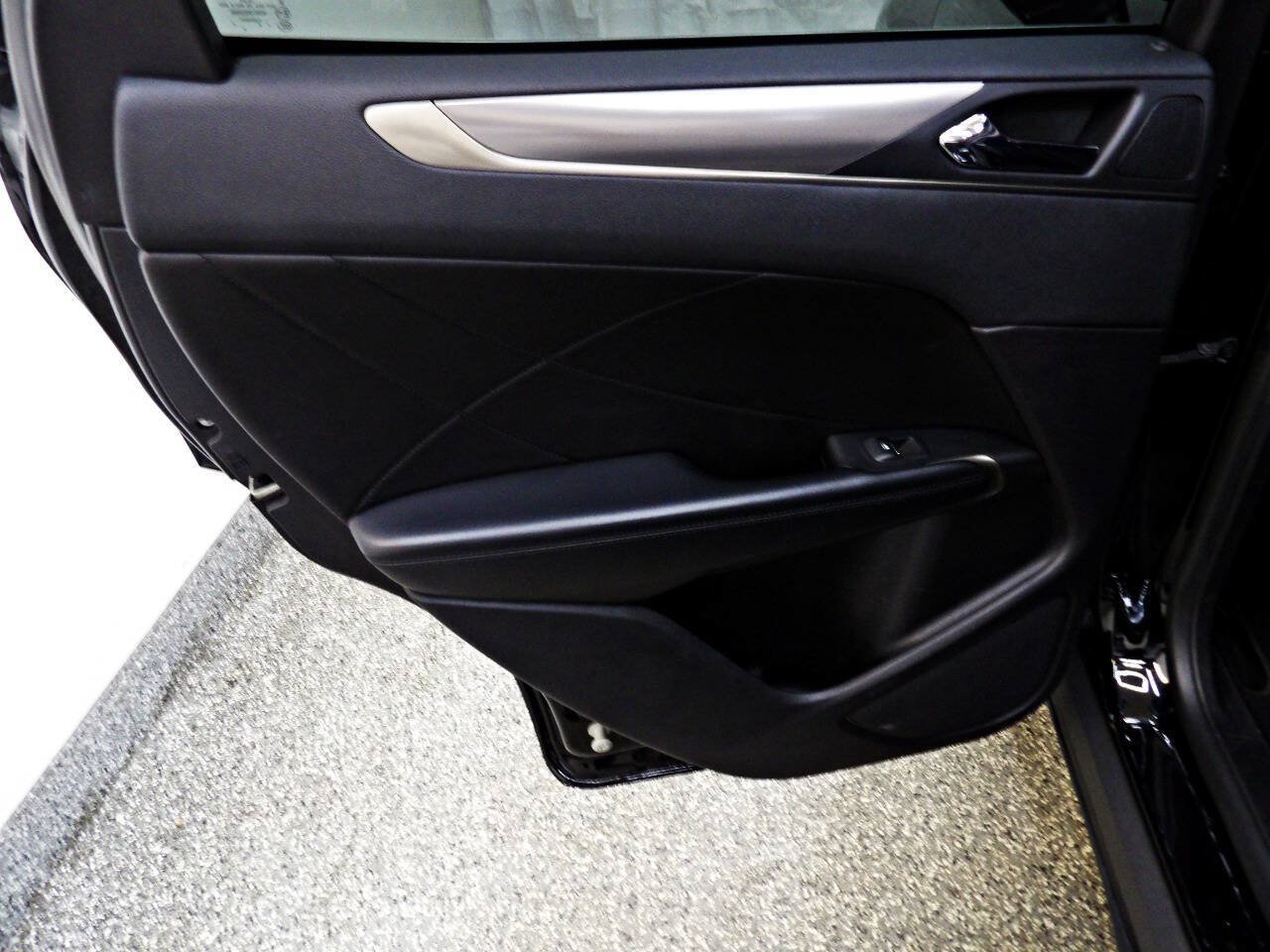 Used 2018 Lincoln MKC Premiere FWD image 9