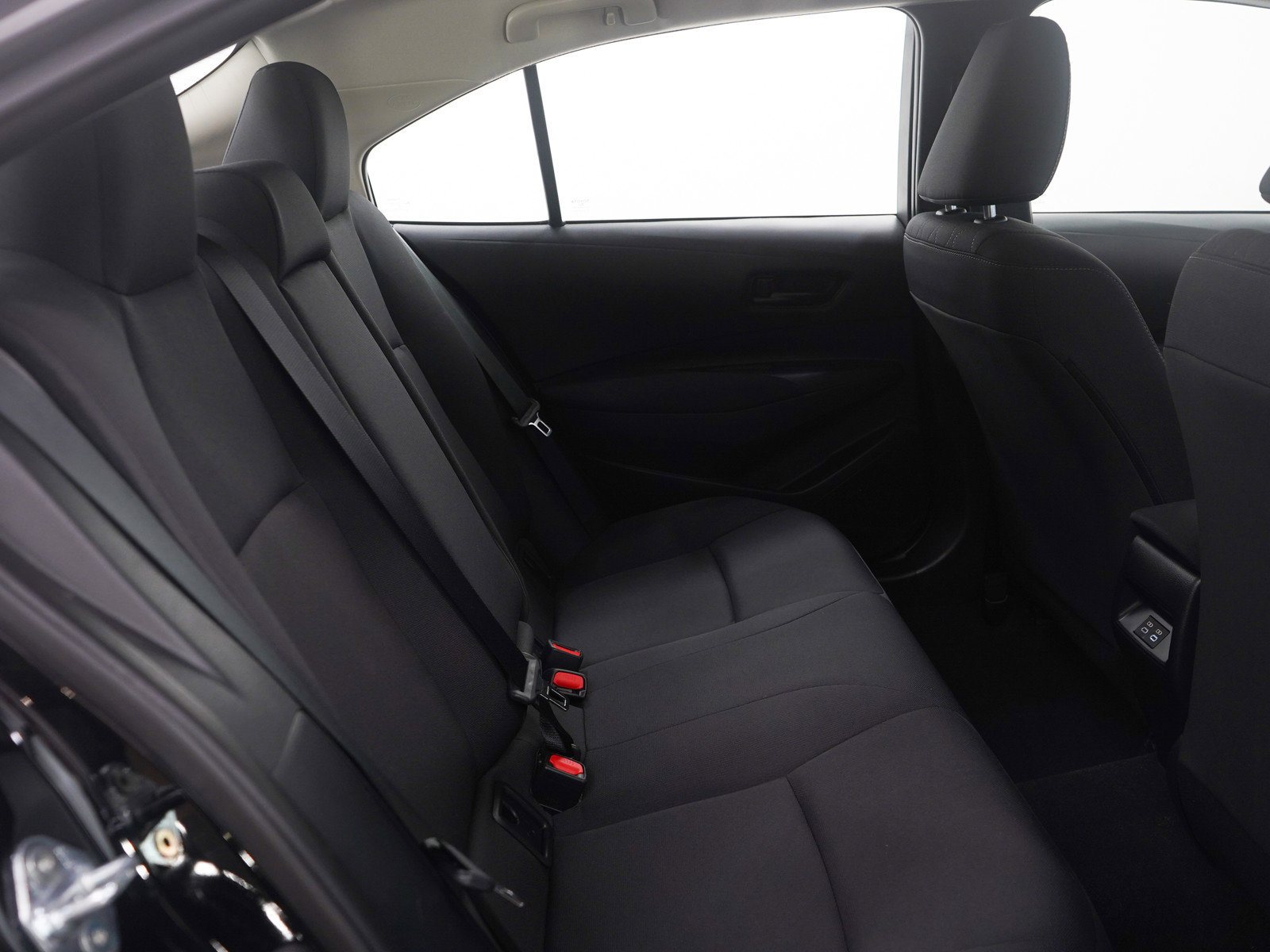 Used 2025 Toyota Corolla LE FWD image 12