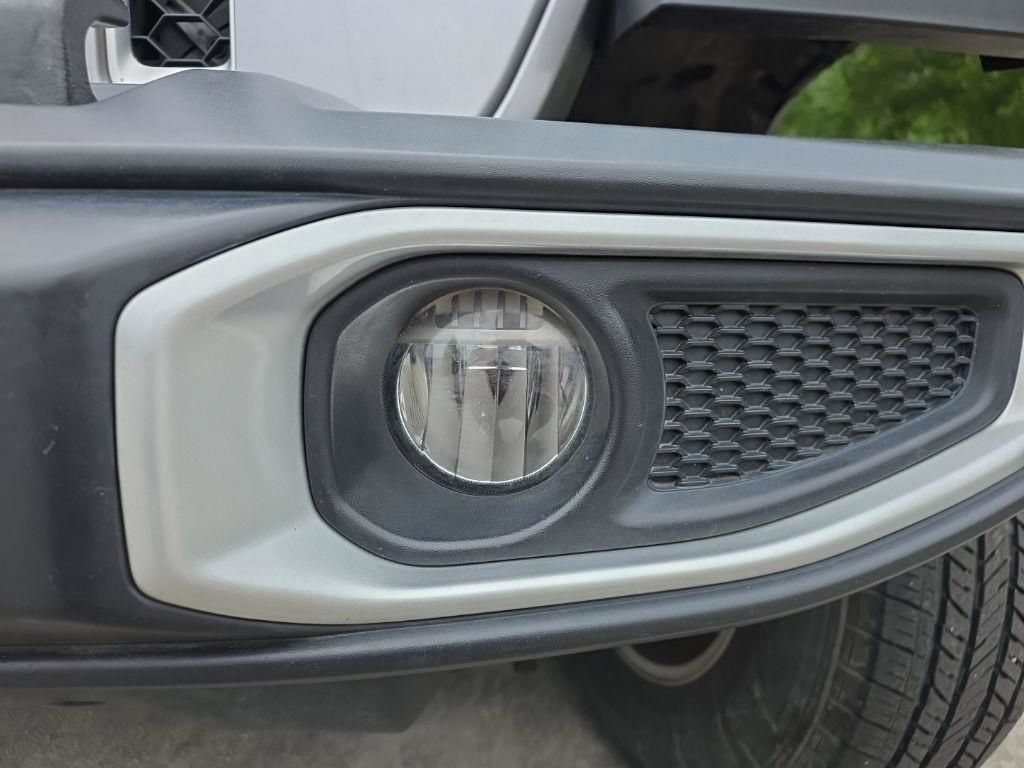 Used 2020 Jeep Gladiator Overland w/ LED Lighting Group AWD/4WD image 25
