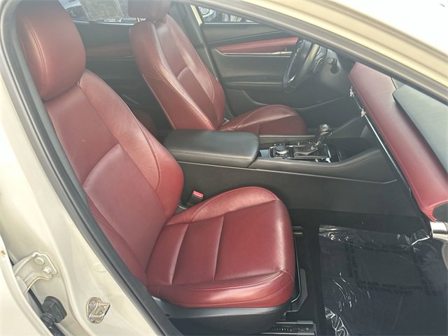 Used 2019 MAZDA MAZDA3 Hatchback w/ Premium Package image 28