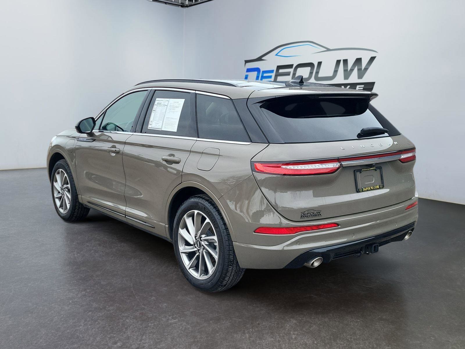 Used 2025 Lincoln Corsair Grand Touring w/ Towing Package image 5