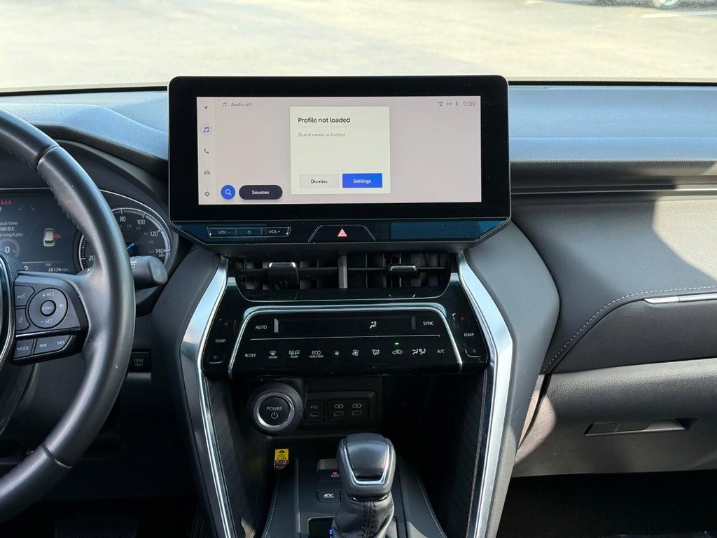 Used 2023 Toyota Venza XLE image 15