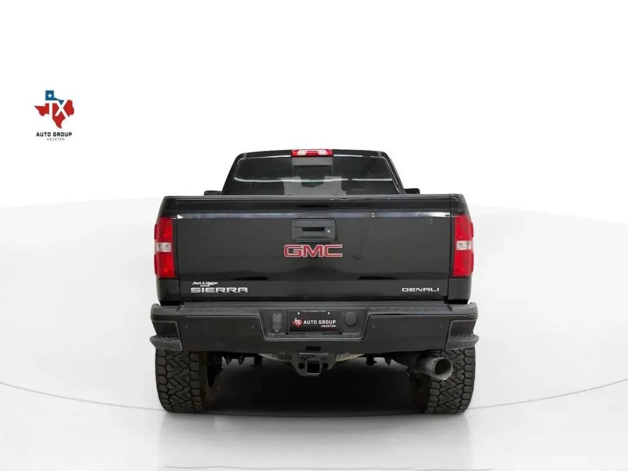 Used 2018 GMC Sierra 2500 Denali w/ Duramax Plus Package AWD/4WD image 8