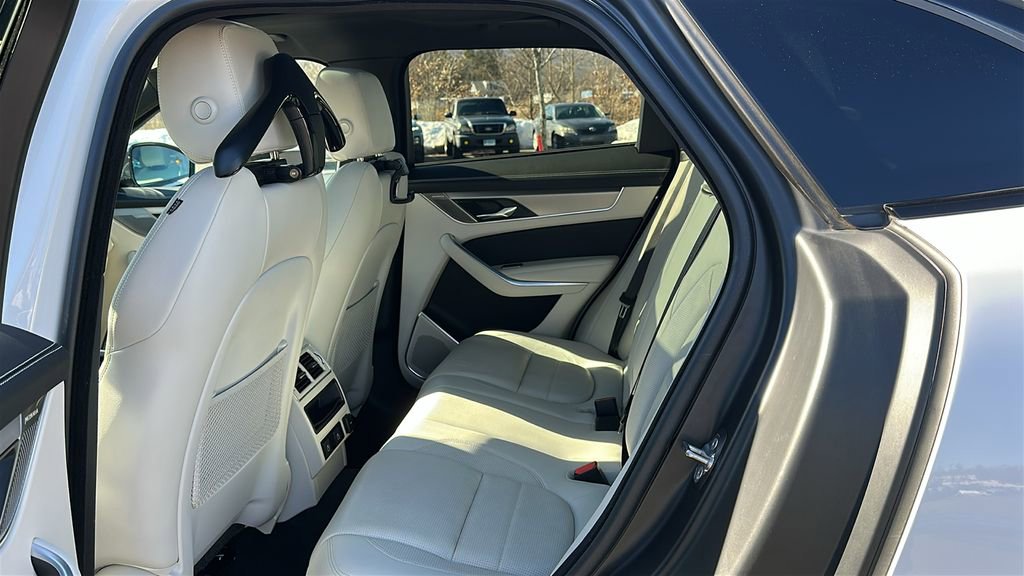 Certified 2025 Jaguar F-PACE R-Dynamic S image 20