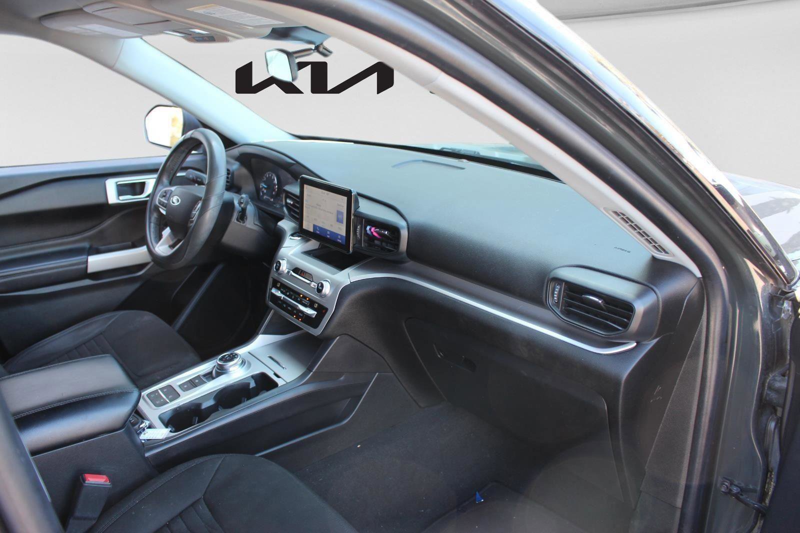 Used 2021 Ford Explorer XLT image 15
