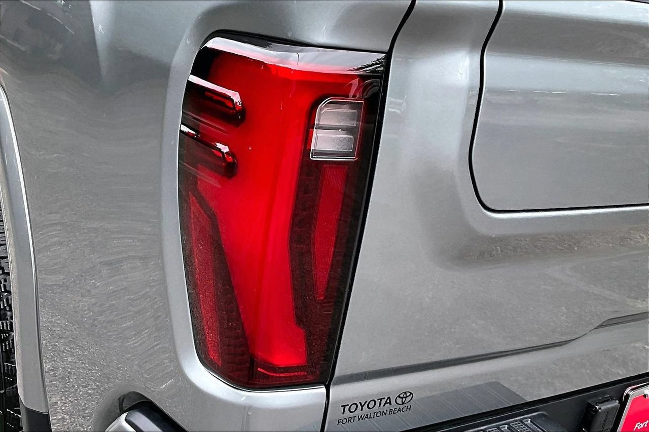 Used 2026 GMC Sierra 2500 Denali Ultimate w/ LPO, Black Badging Package AWD/4WD image 20