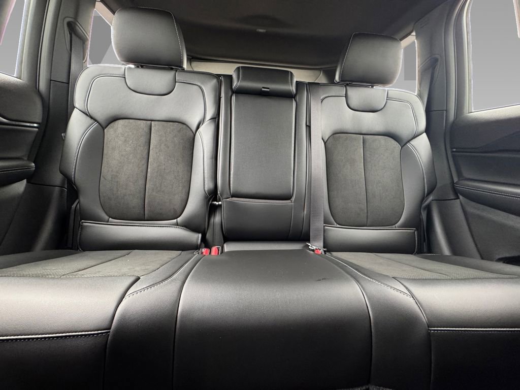 New 2025 Jeep Grand Cherokee Altitude