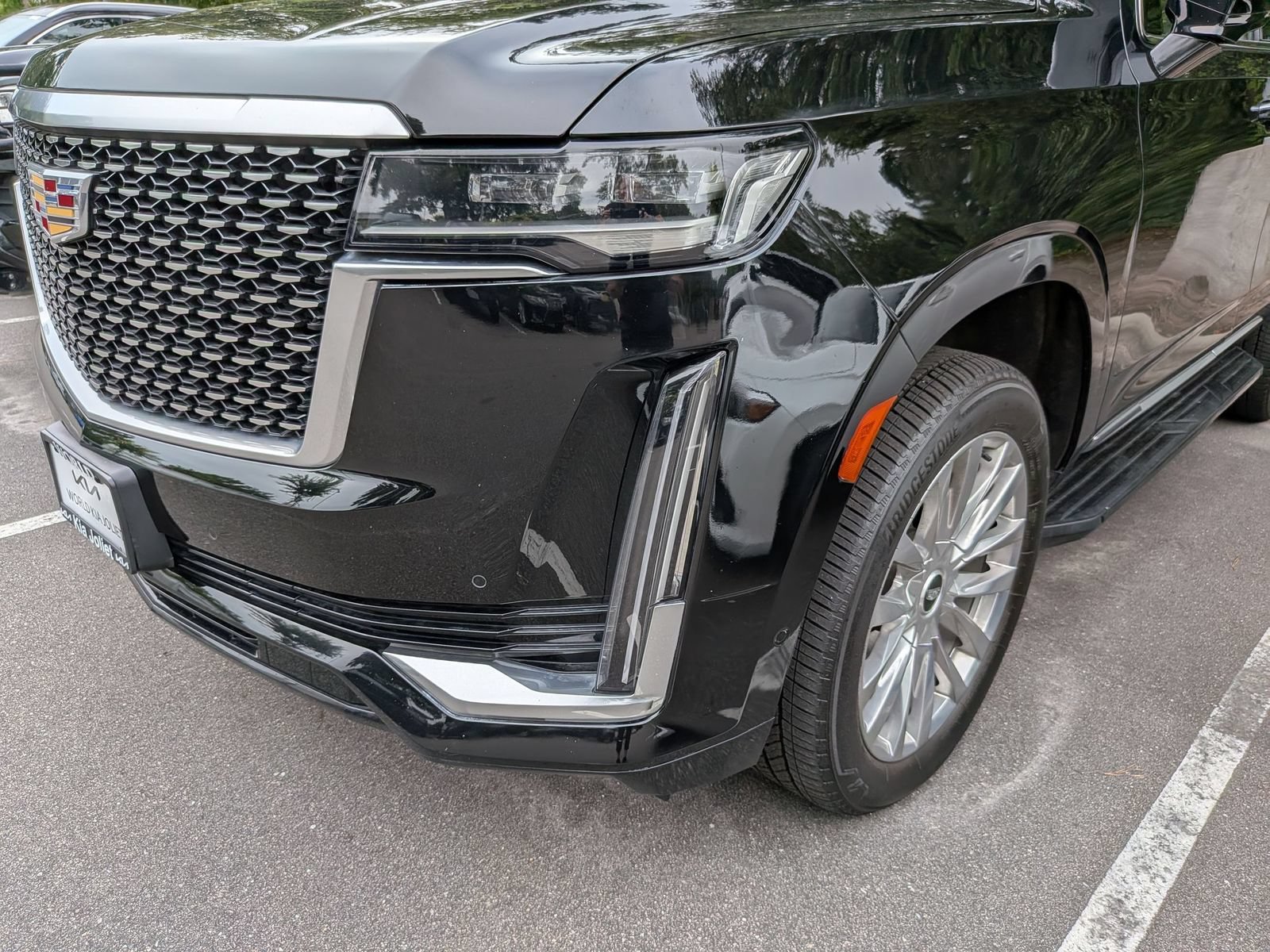 Used 2023 Cadillac Escalade Premium Luxury AWD/4WD image 7