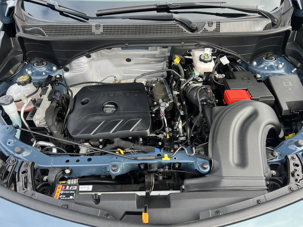 Used 2025 Buick Encore GX Sport Touring w/ Advanced Technology Package image 9