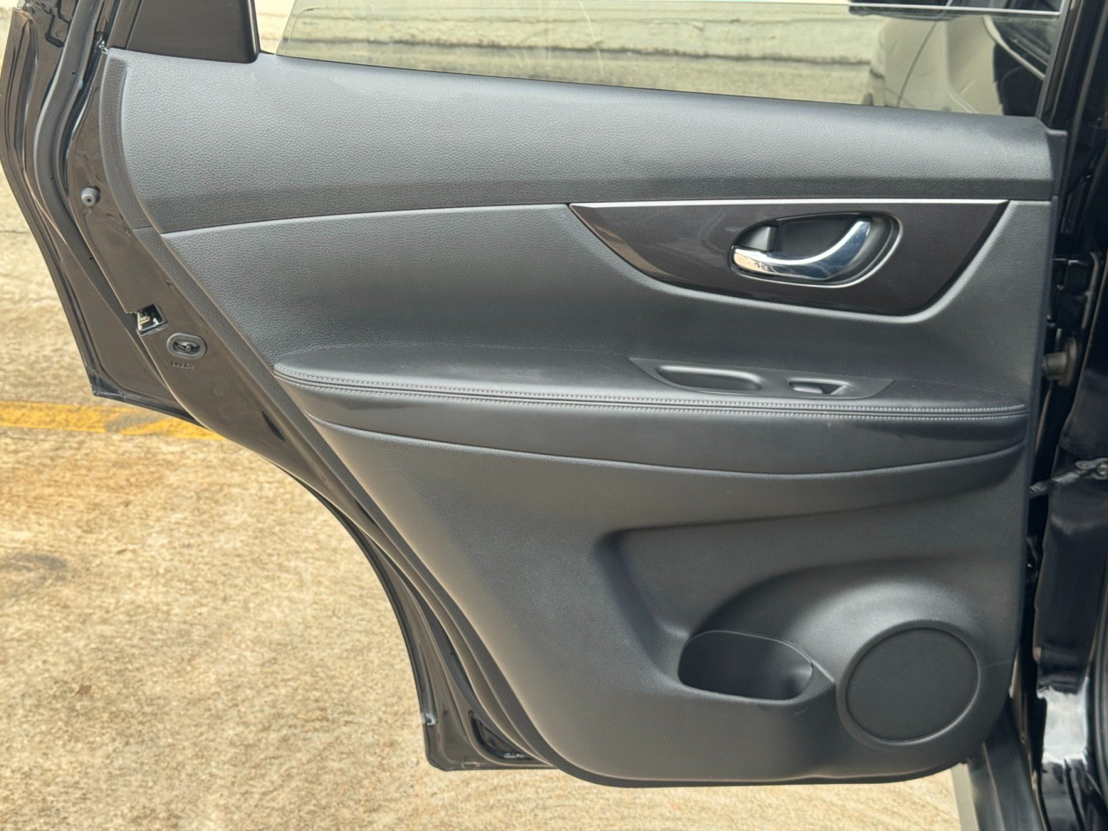 Used 2019 Nissan Rogue SV w/ Premium Package FWD image 38