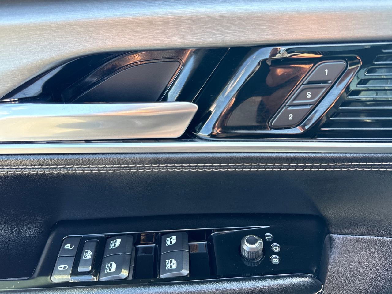 Used 2024 Jeep Wagoneer Series II AWD/4WD image 18