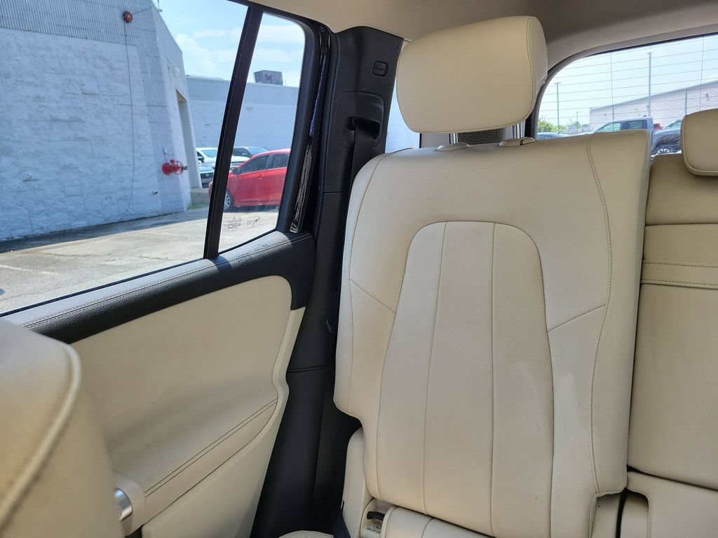 Used 2023 Mercedes-Benz EQB 300 4MATIC w/ Pinnacle Package image 5