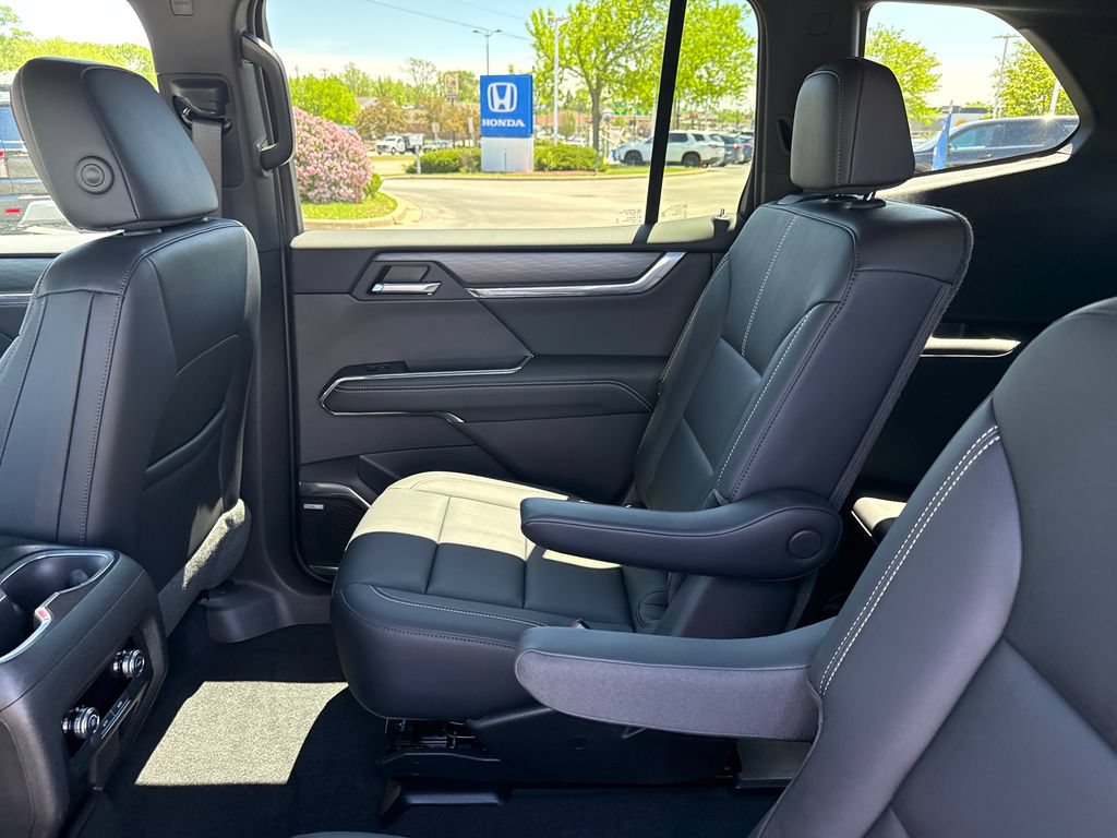 Used 2024 GMC Acadia Elevation AWD/4WD image 19