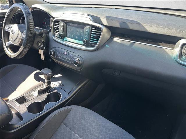 Used 2020 Kia Sorento LX image 28