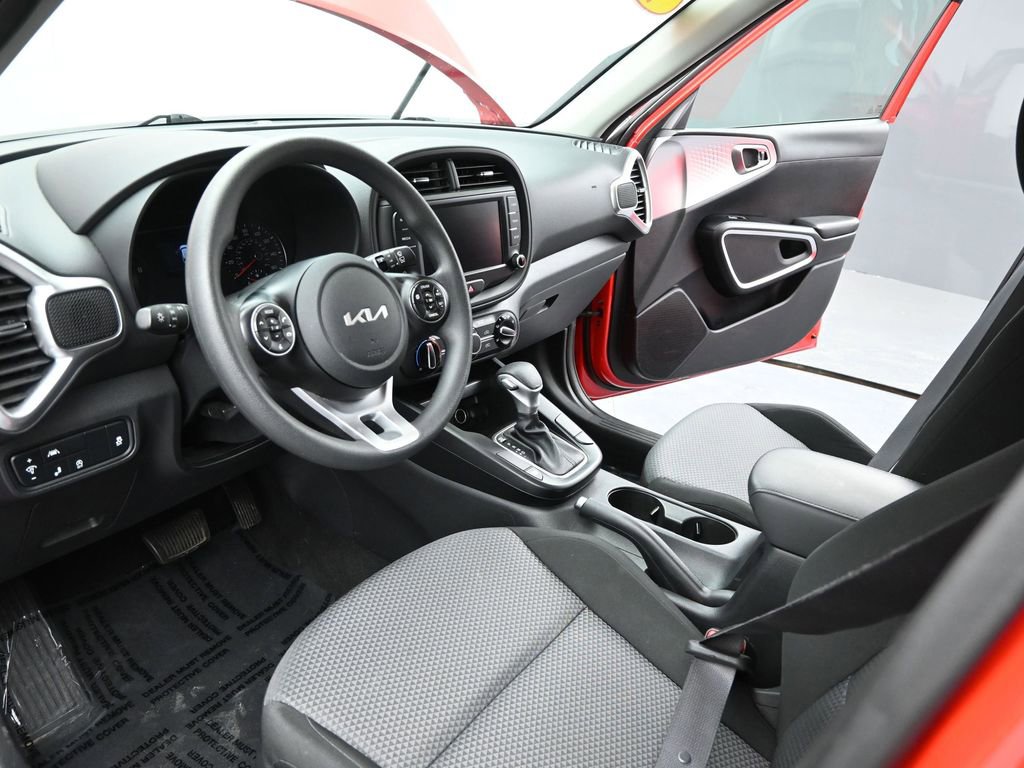 Certified 2022 Kia Soul LX w/ Technology Package image 15