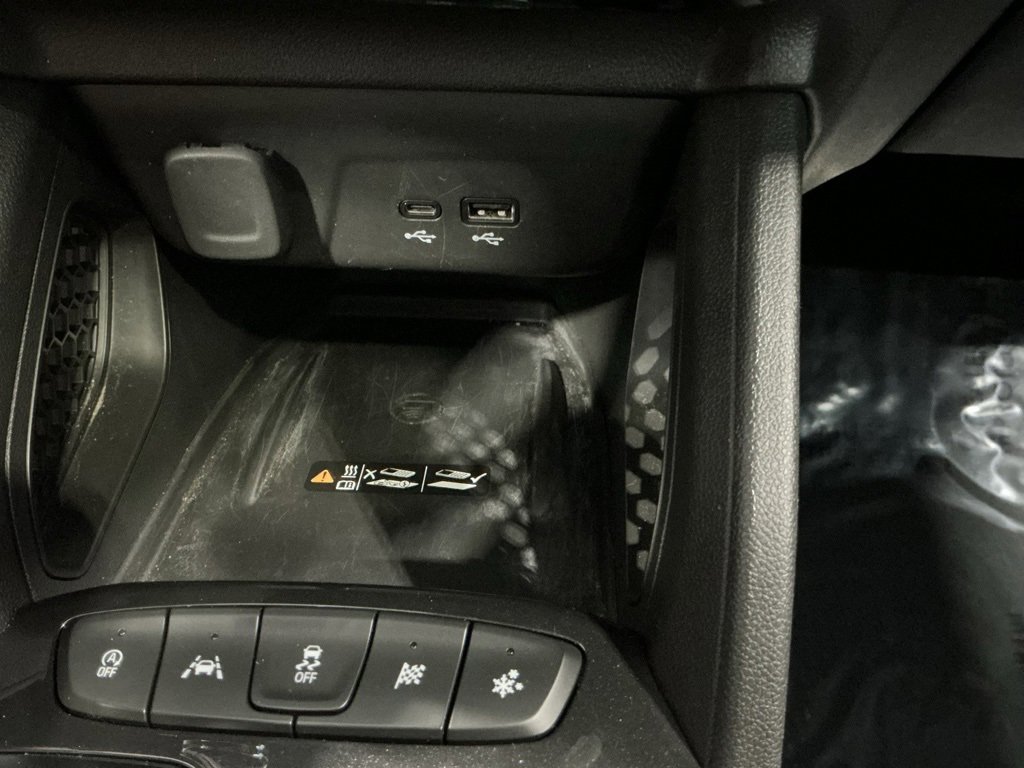 Used 2025 Chevrolet TrailBlazer RS w/ Convenience Package image 13