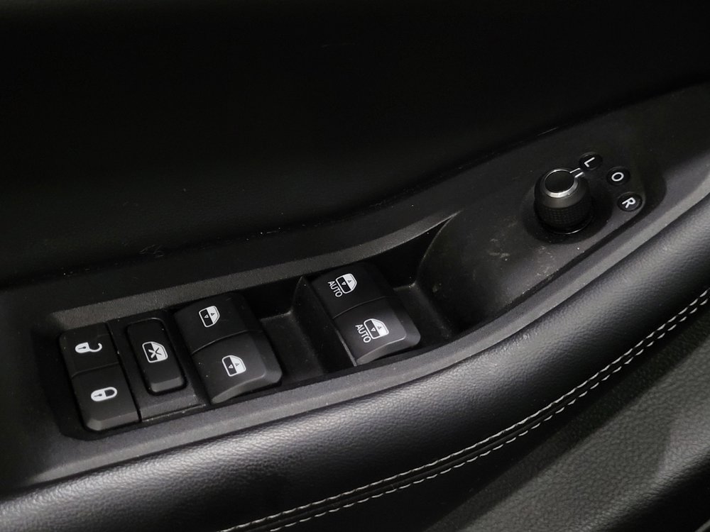 Used 2023 Jeep Grand Cherokee Laredo w/ Luxury Tech Group I image 27