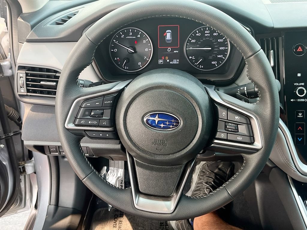 Used 2025 Subaru Outback Premium AWD/4WD image 11
