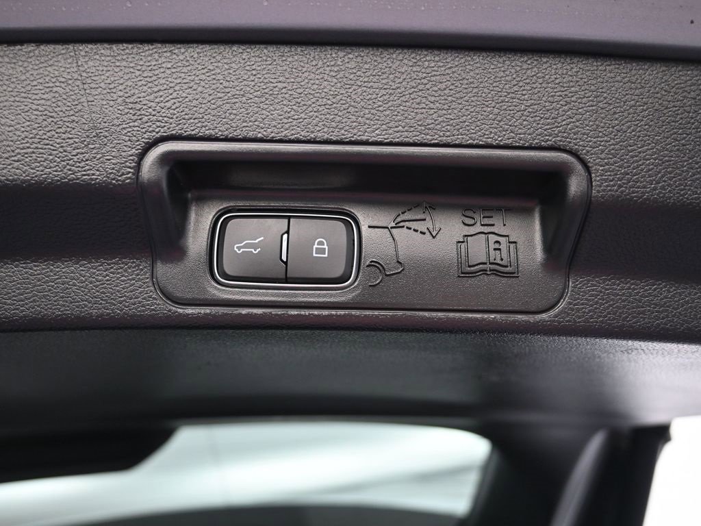 Certified 2022 Ford Explorer XLT image 34