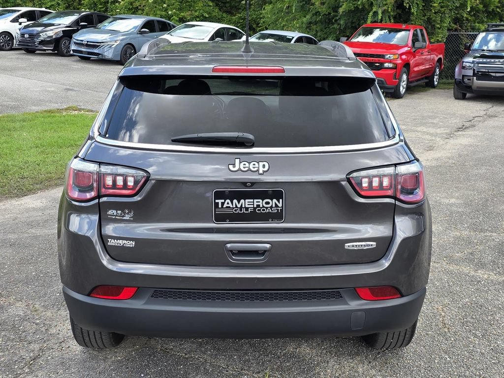 Used 2019 Jeep Compass Latitude FWD image 4