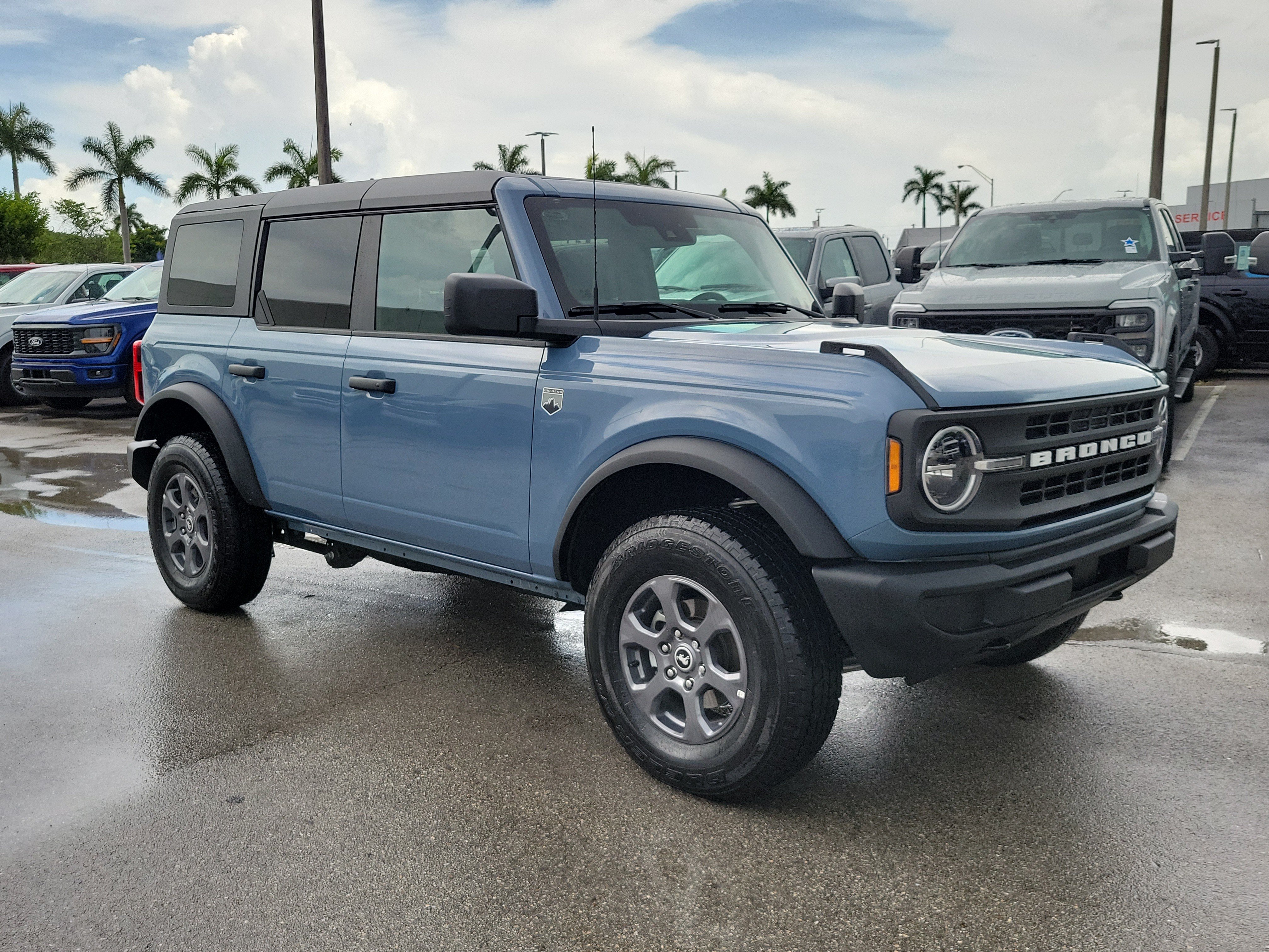 Used 2025 Ford Bronco Big Bend AWD/4WD image 3