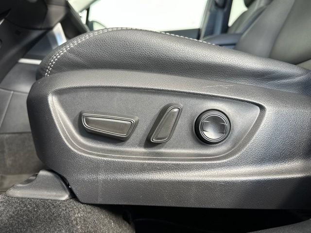 Used 2024 Toyota Corolla Cross XLE AWD/4WD image 23